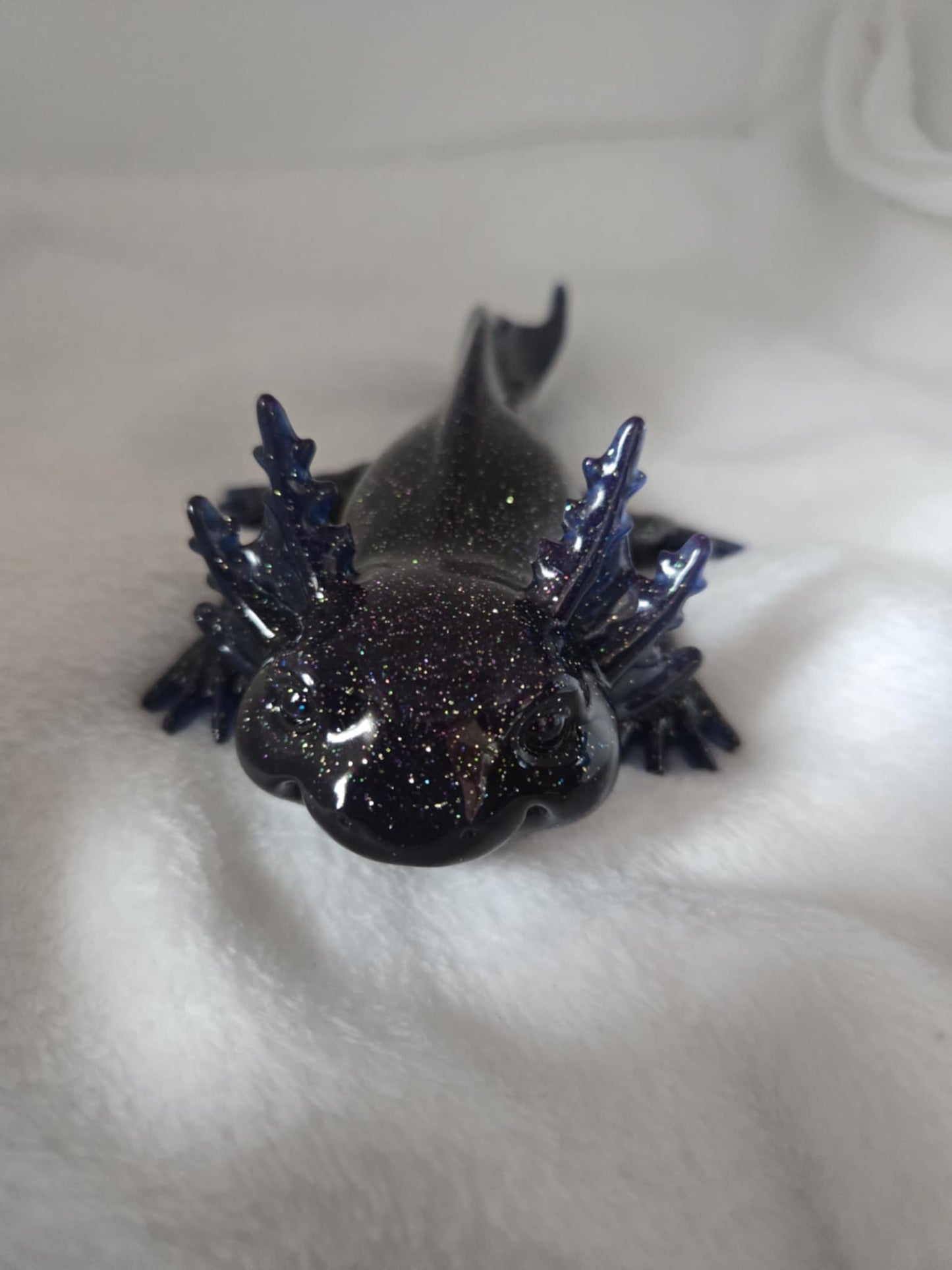 Axolotl resin dark blue sparkle