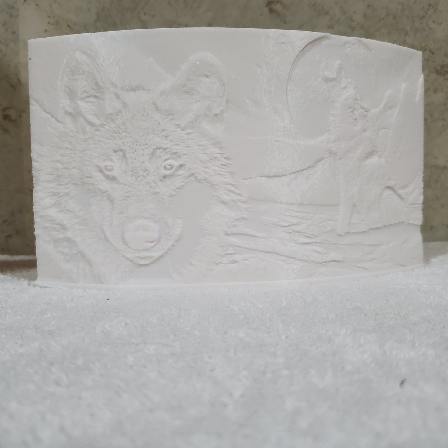 Howling Wolf Lithophane Puck Light