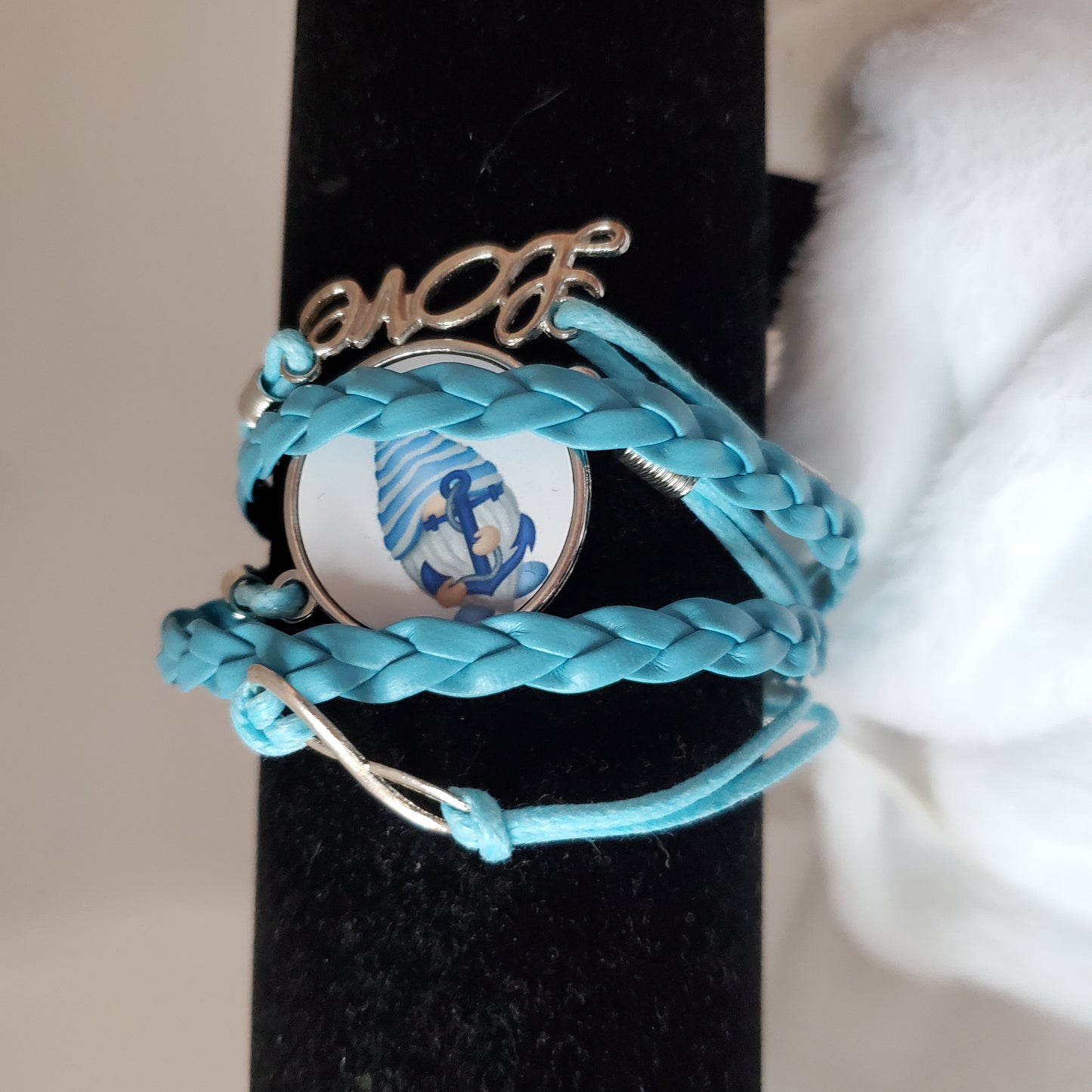 Bracelet with anchor