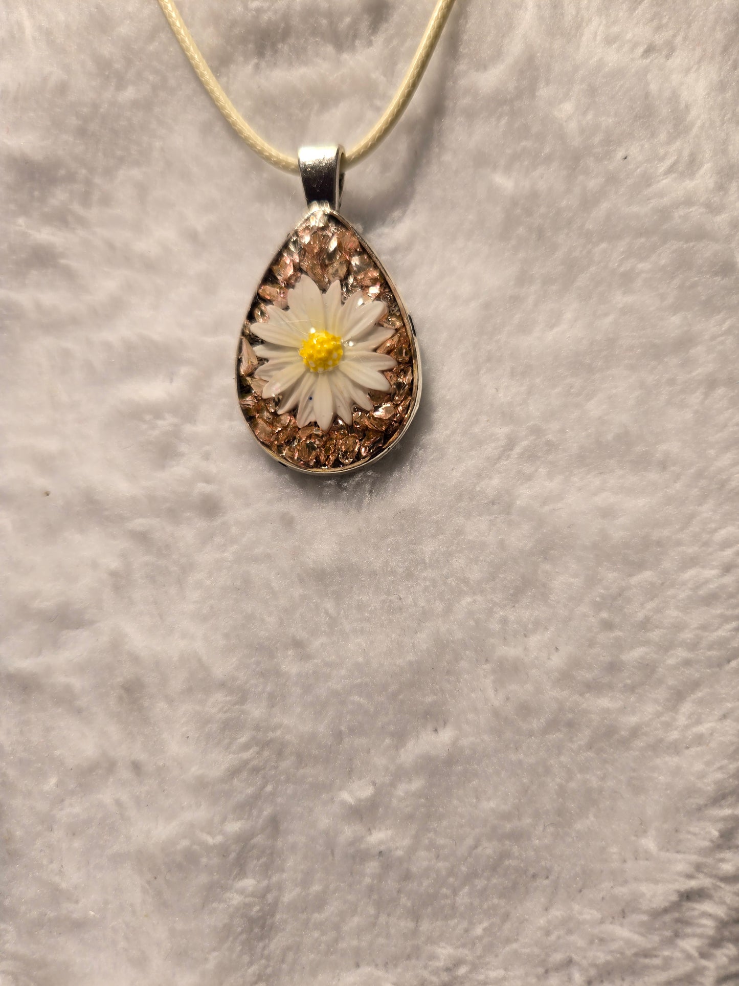 Necklace Gold with Daisy