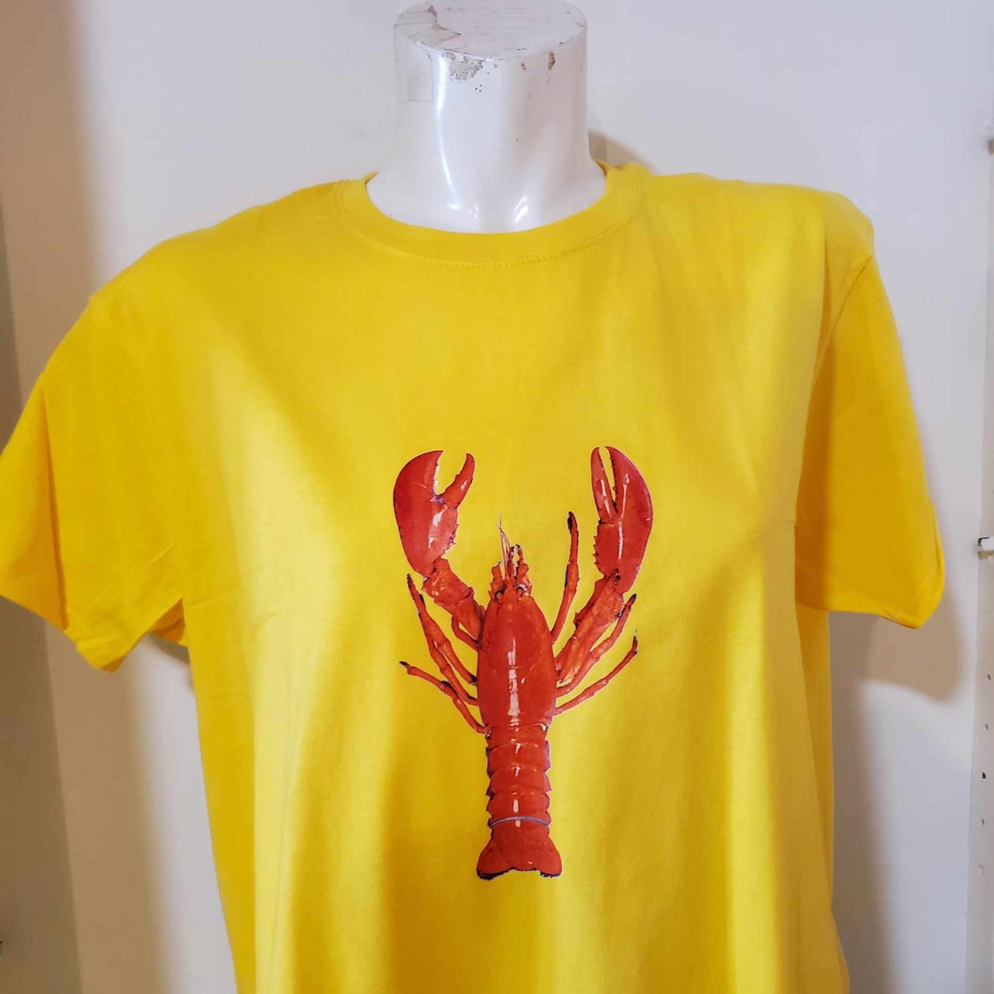 T Shirt Lobster in Yellow