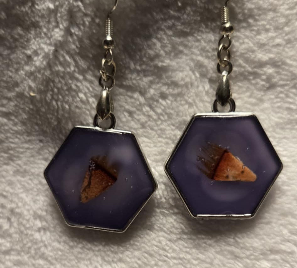 Lobster Notch Earrings in Soft Purple Resin